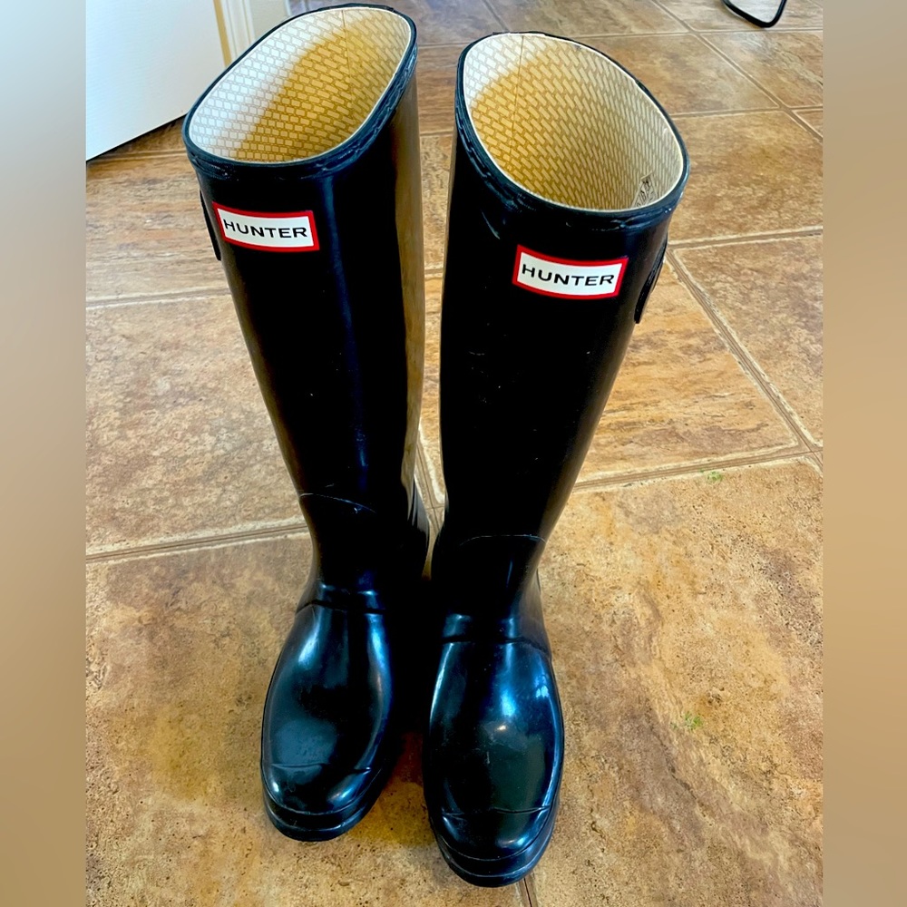 Black hunter rain boots